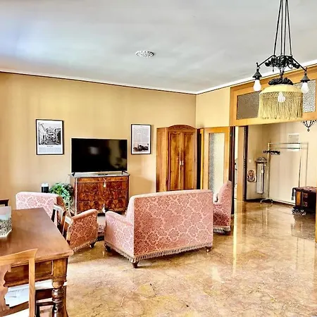 Luxury House Under The Old Town Apartment