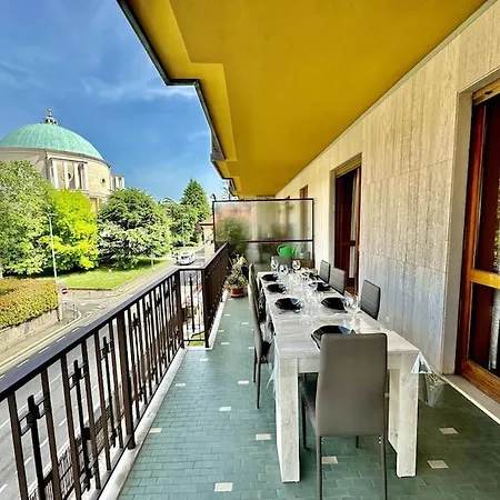 Luxury House Under The Old Town Apartment *